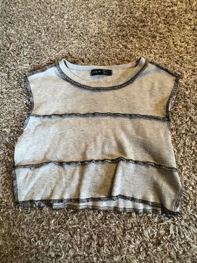 SHEIN Light Gray Ribbed Crop Top with Black Stitching